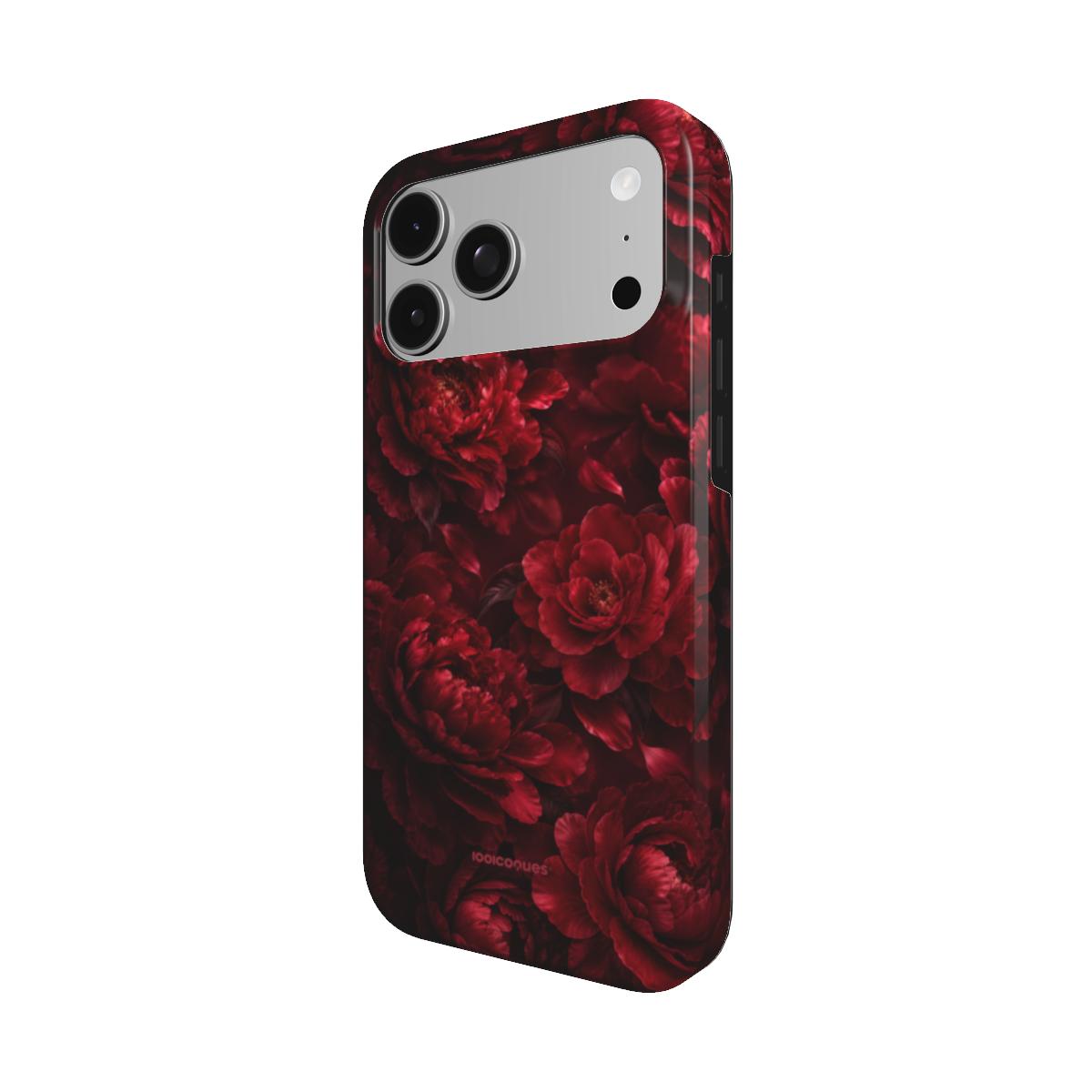 Coque Prestige Carmin vue de trois quarts, avec le rebord de la coque
