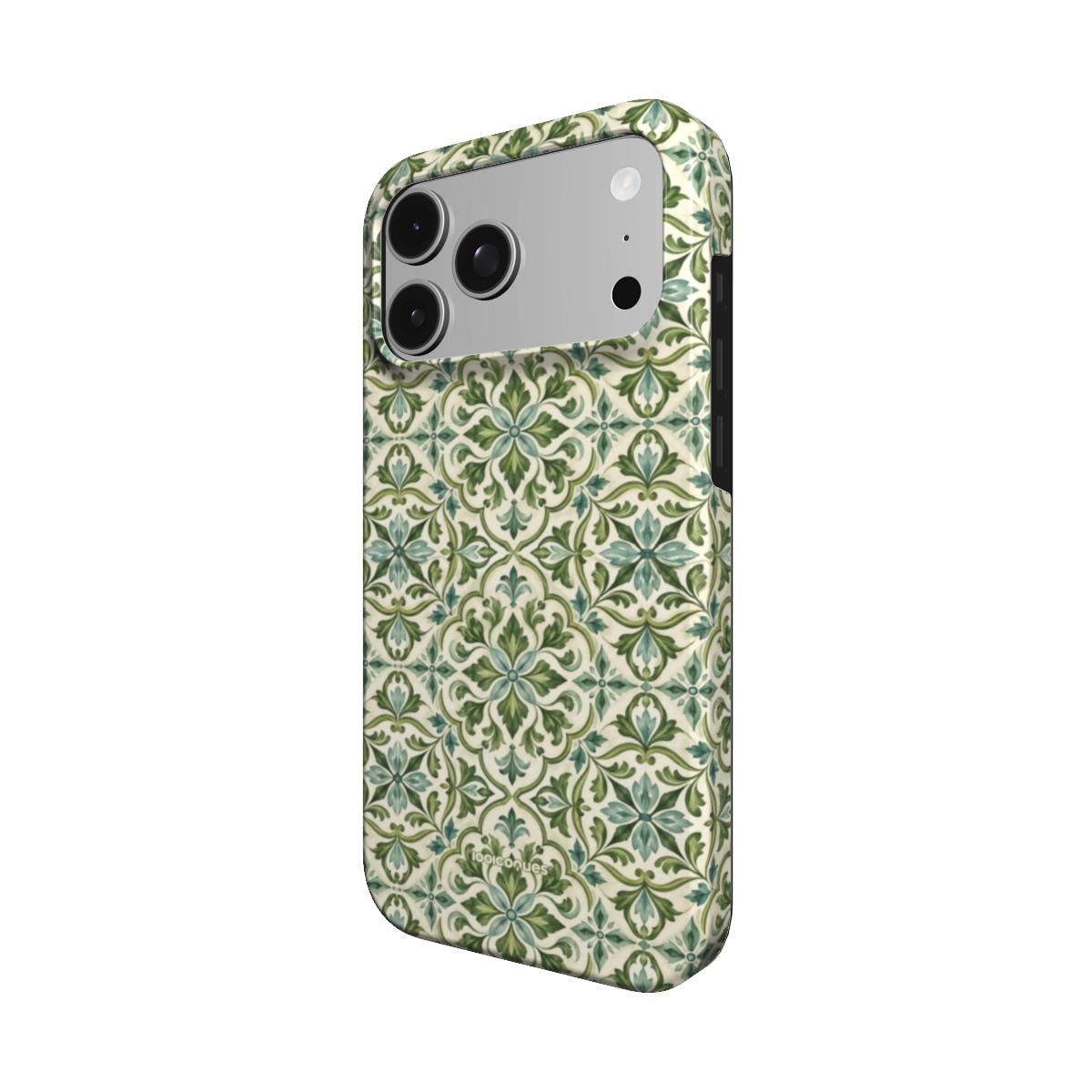 Coque Prestige Majolica vue de trois quarts, avec le rebord de la coque
