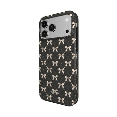 Coque Prestige Nœuds Nuit vue de trois quarts, avec le rebord de la coque