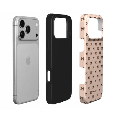 Coque Prestige Mini Nœuds en vue éclatée : téléphone, couche intérieure souple et coque extérieure imprimée