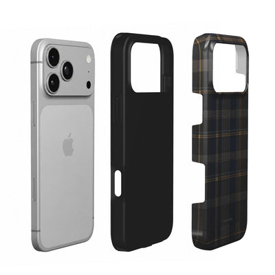 Coque Prestige Highland en vue éclatée : téléphone, couche intérieure souple et coque extérieure imprimée